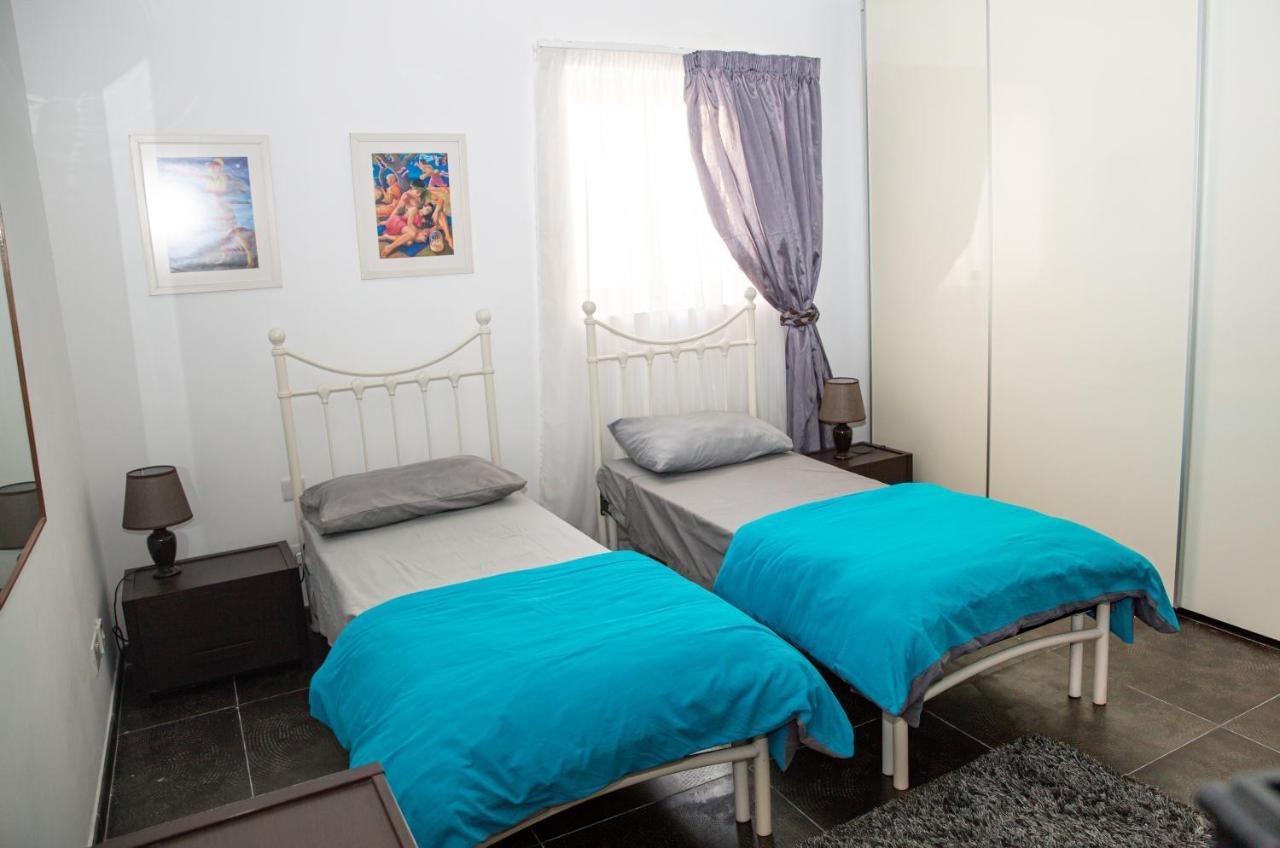Appartement Dolmen Court Flat 10, Qawra à San Pawl il-Baħar Extérieur photo